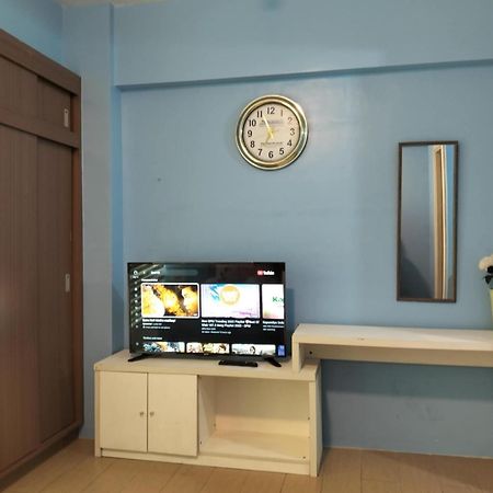 Henry'S Newport Condotel Pasay Exterior foto