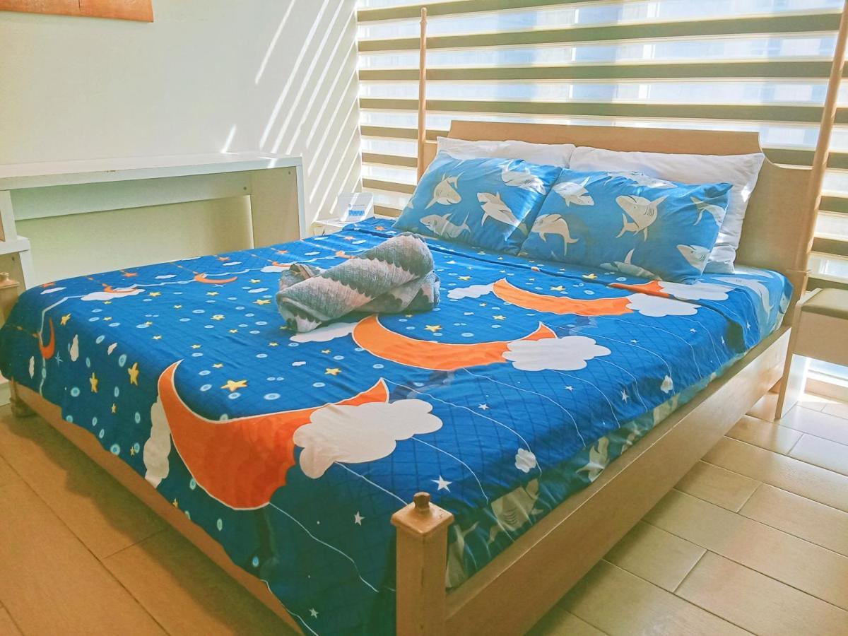 Henry'S Newport Condotel Pasay Exterior foto