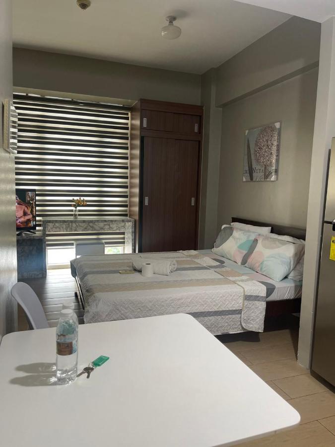 Henry'S Newport Condotel Pasay Exterior foto