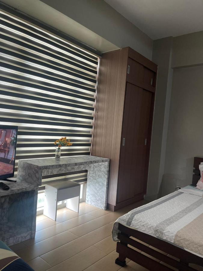 Henry'S Newport Condotel Pasay Exterior foto