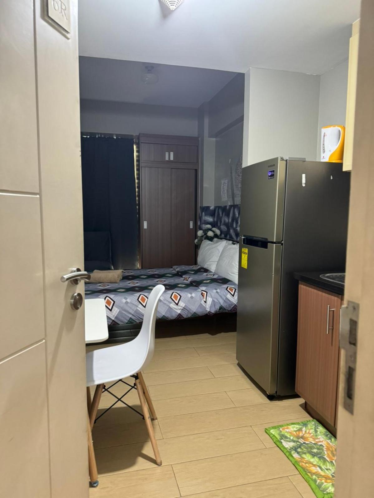 Henry'S Newport Condotel Pasay Exterior foto