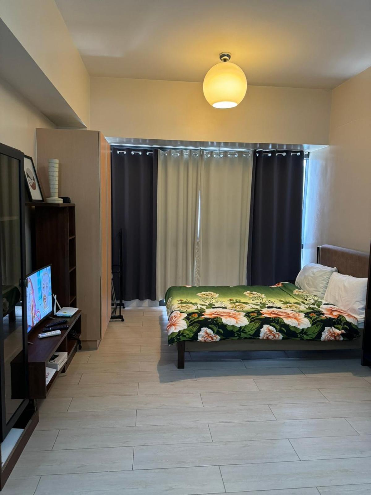 Henry'S Newport Condotel Pasay Exterior foto