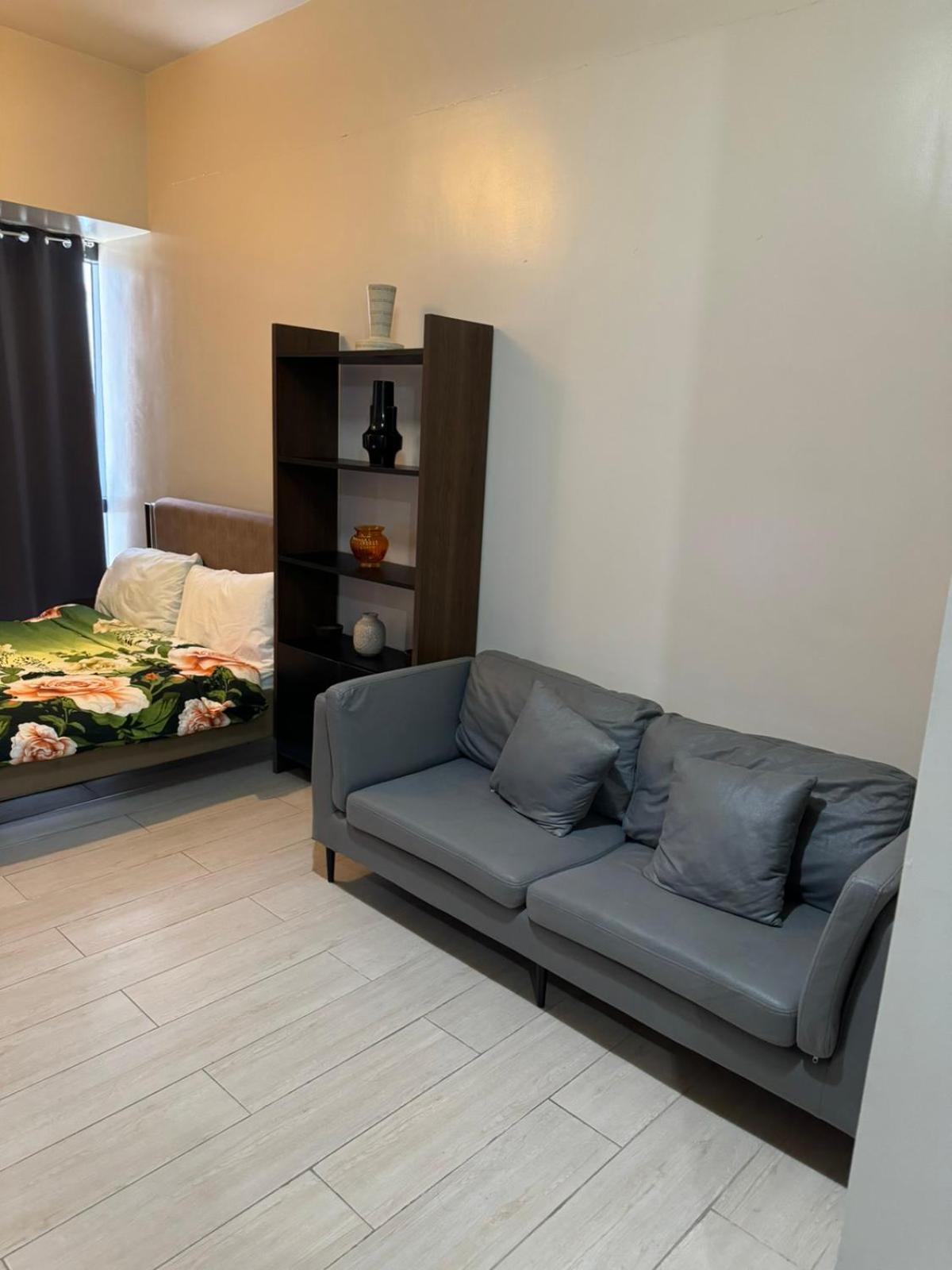 Henry'S Newport Condotel Pasay Exterior foto