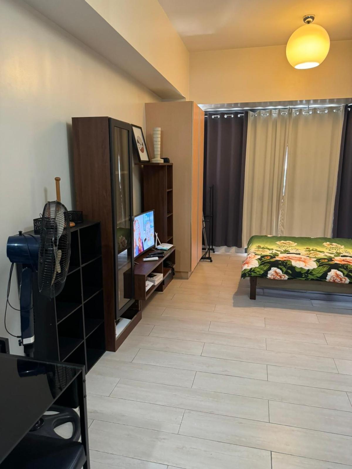 Henry'S Newport Condotel Pasay Exterior foto
