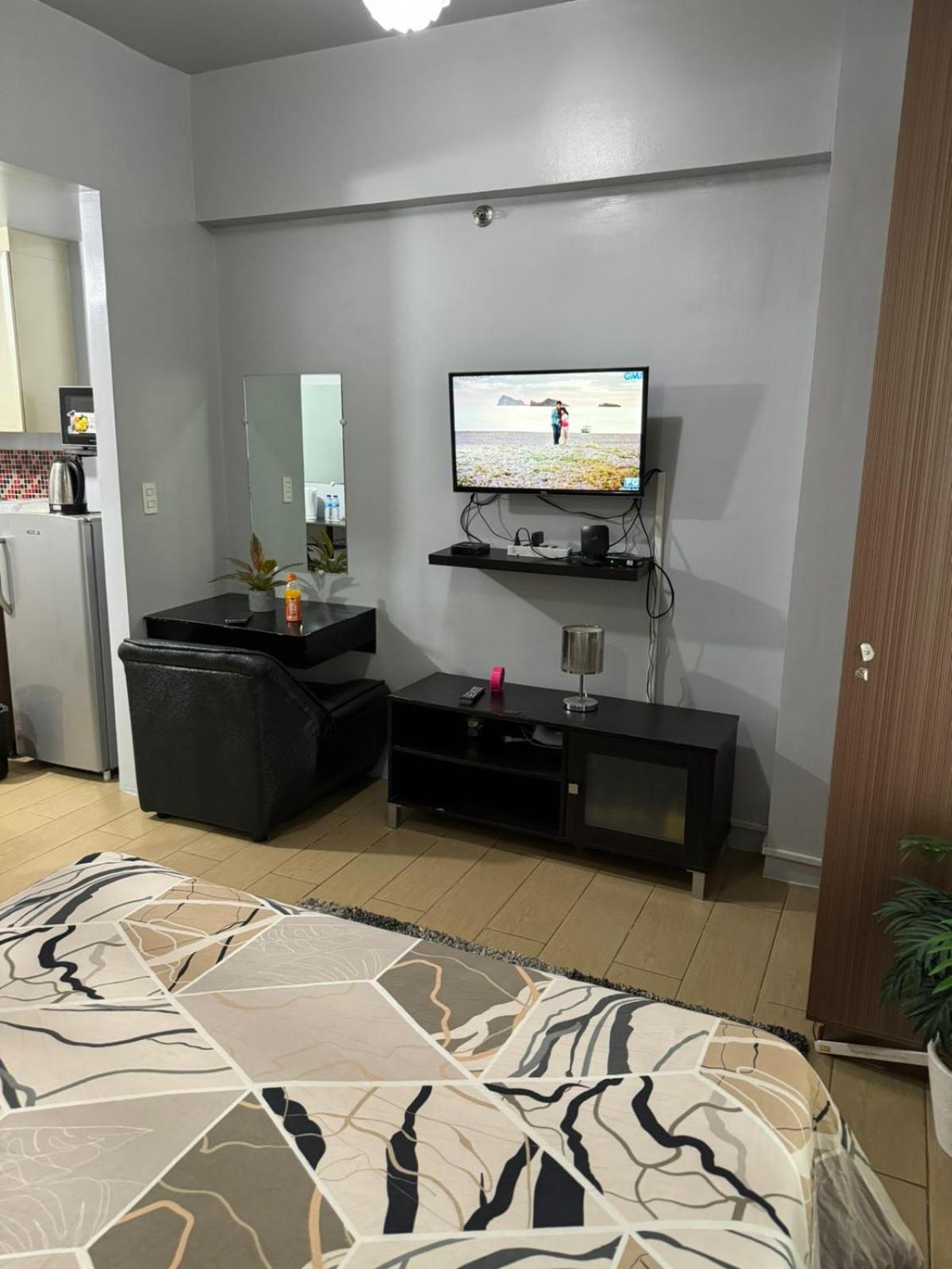 Henry'S Newport Condotel Pasay Exterior foto