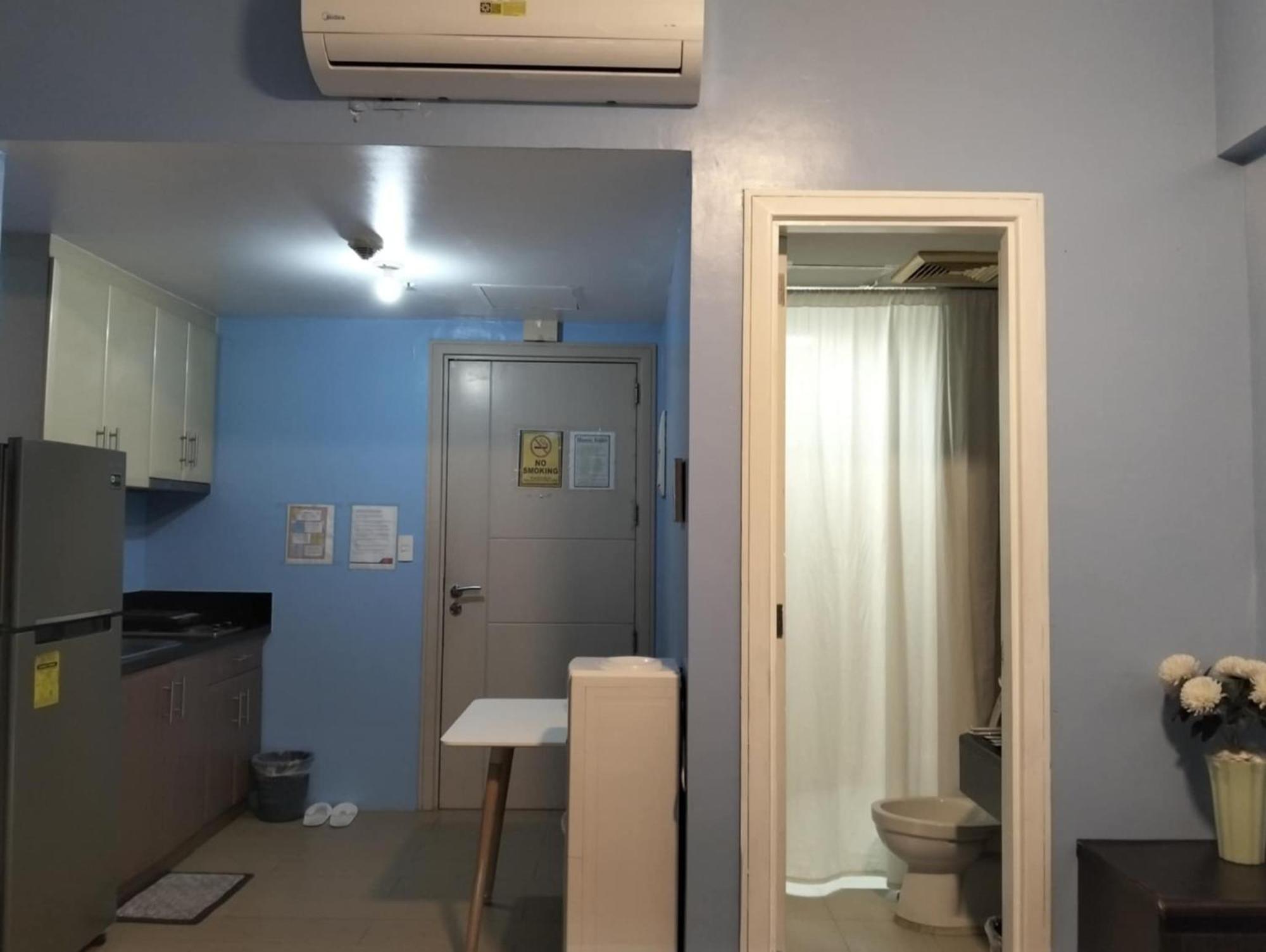 Henry'S Newport Condotel Pasay Exterior foto