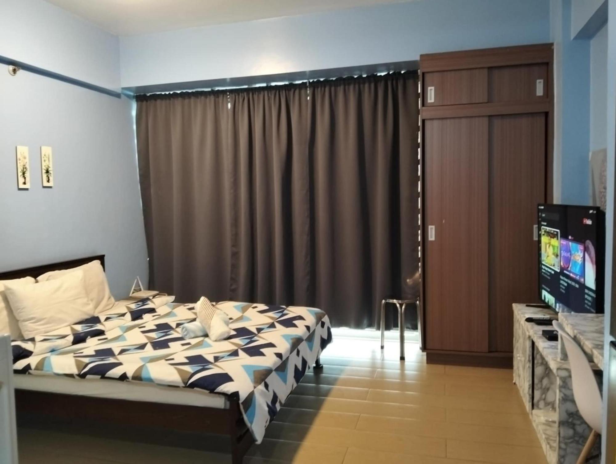 Henry'S Newport Condotel Pasay Exterior foto